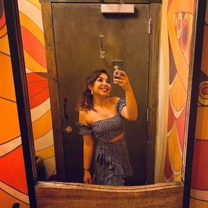 Meet your Posher, Laura